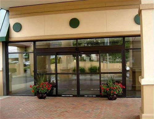 Fern Valley Hotel And Conference Center Louisville Exterior foto